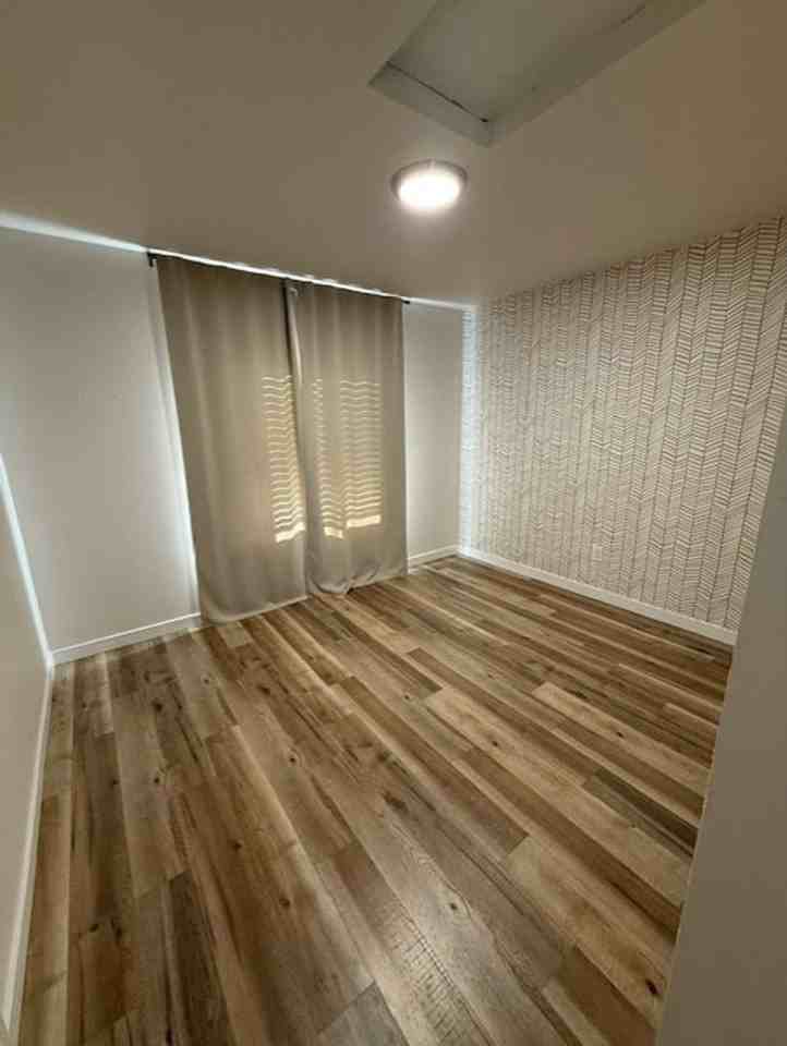 319 Madison Ave - Photo 6 of 9