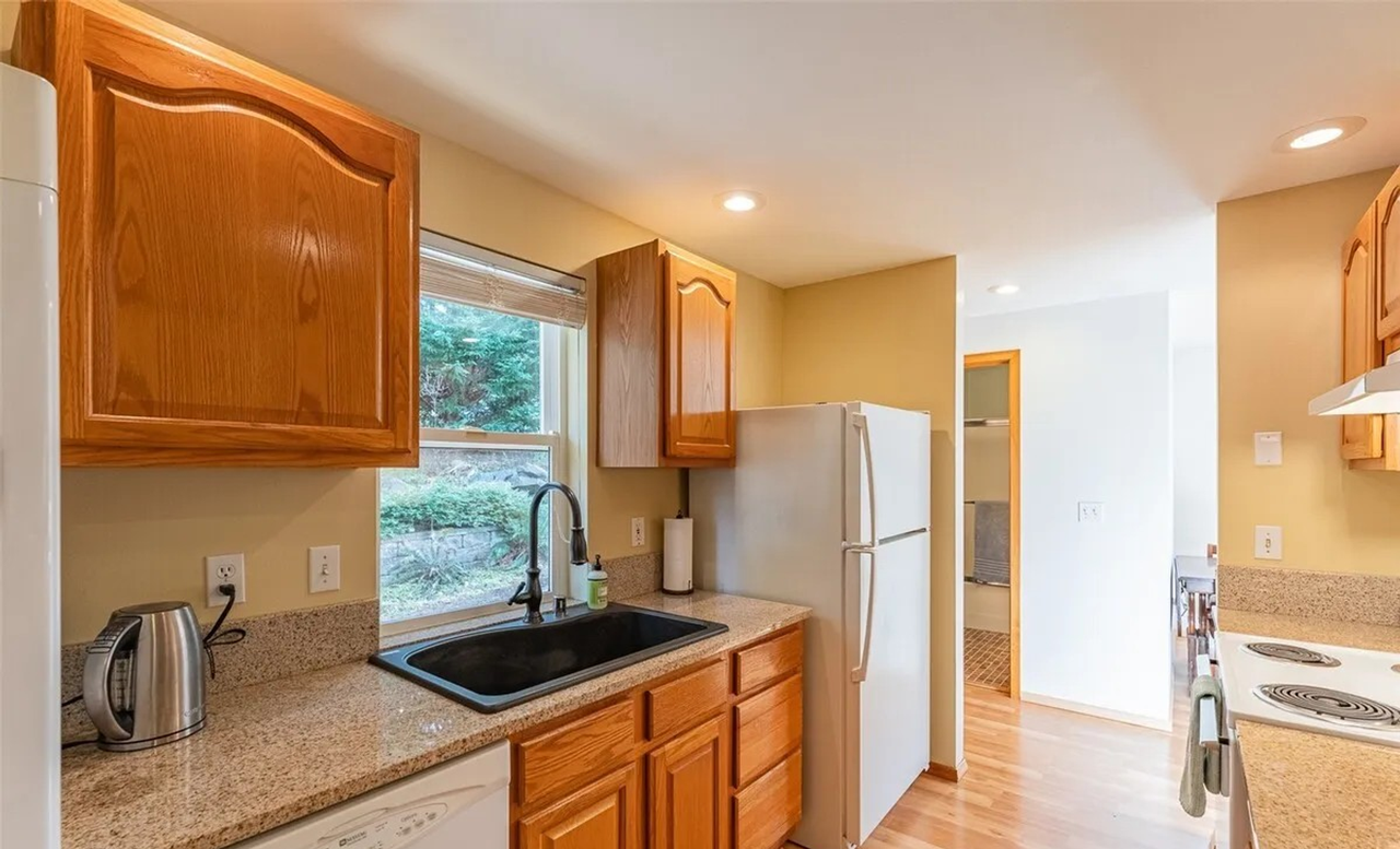 2529 Vining St - Photo 2 of 37