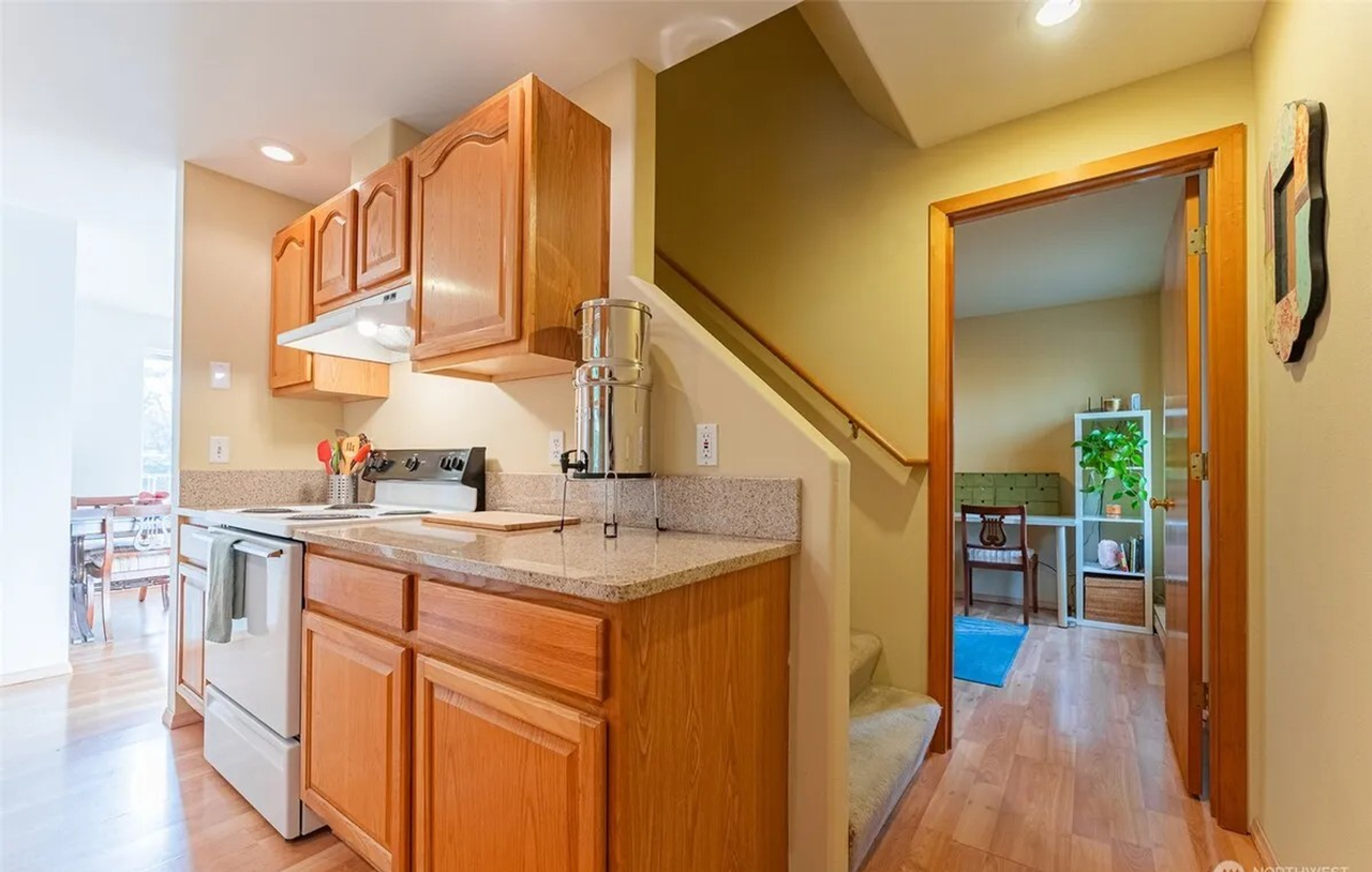 2529 Vining St - Photo 4 of 37