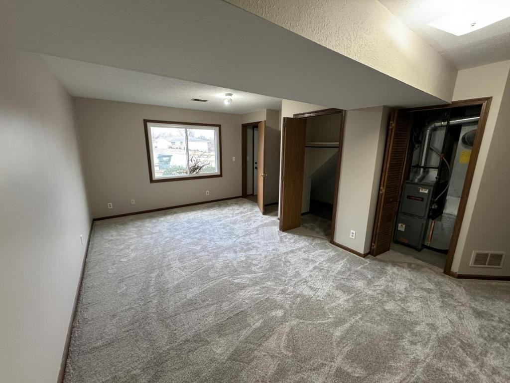 1440 Frank Dr - Photo 3 of 10