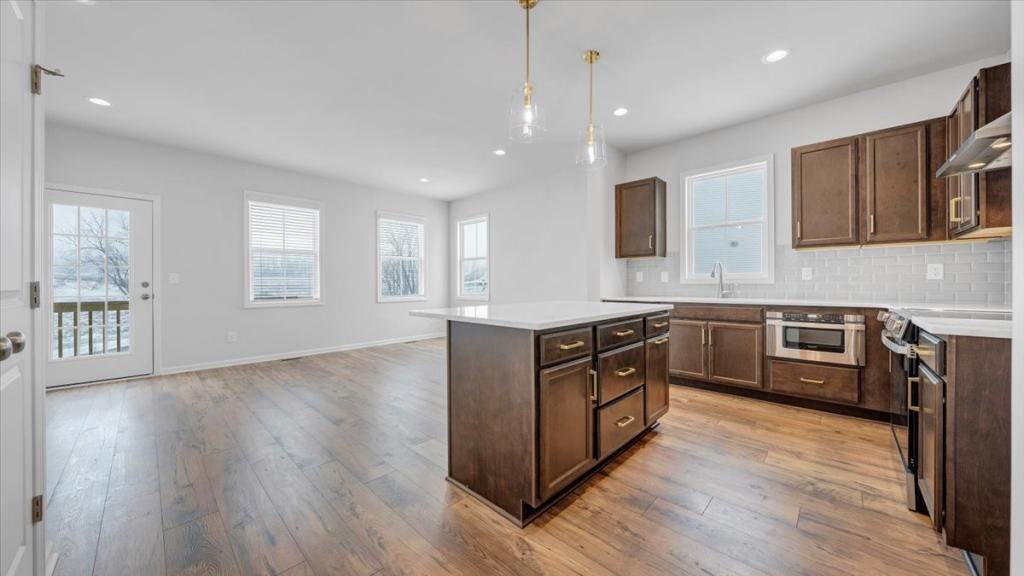 1999 Kyles Way - Photo 3 of 39