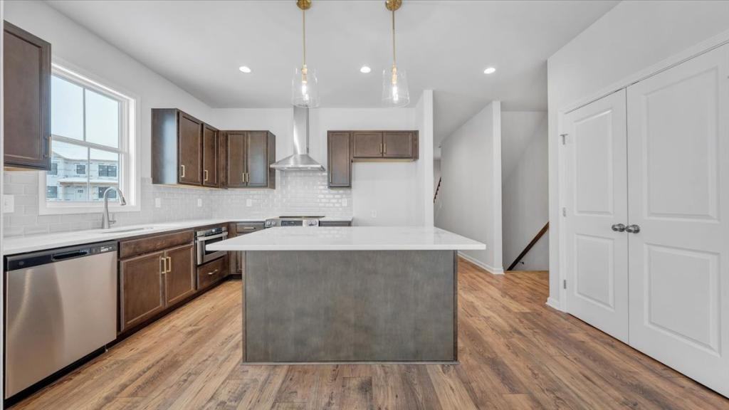 1999 Kyles Way - Photo 6 of 39