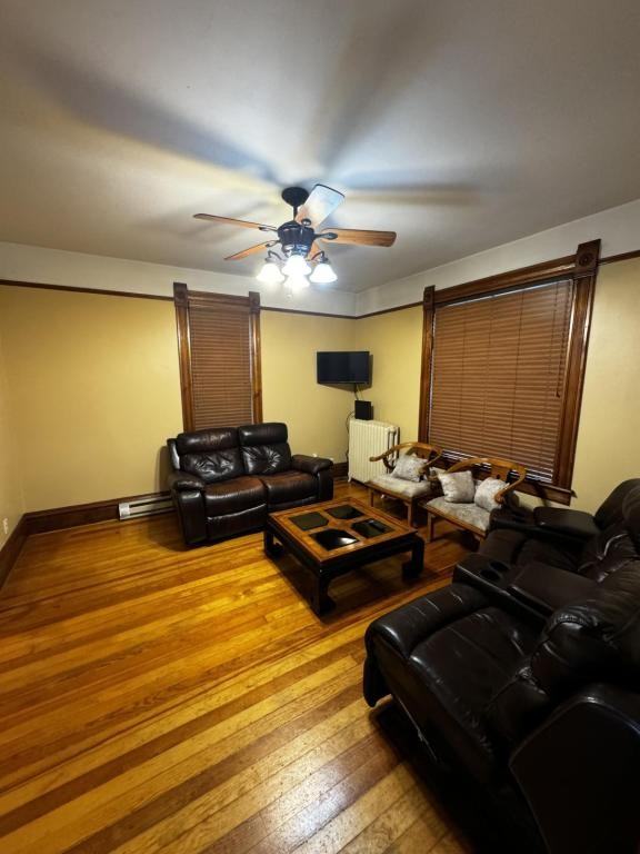 1007 W Augusta Ave - Photo 6 of 17