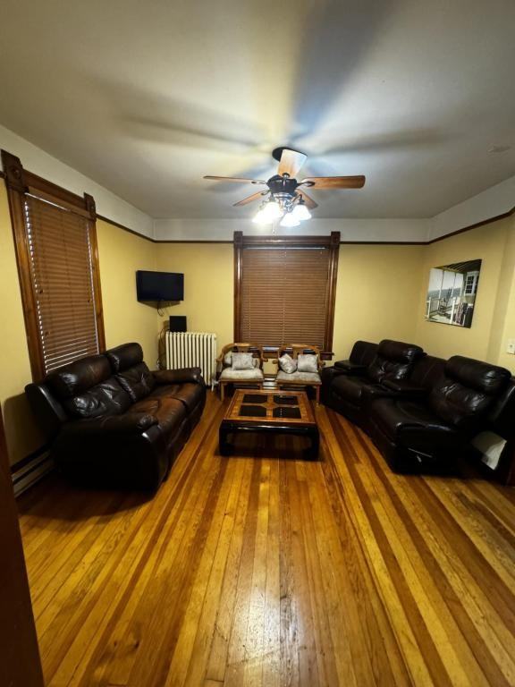 1007 W Augusta Ave - Photo 7 of 17