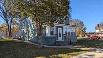 featured image of 624 1/2 1st Ave