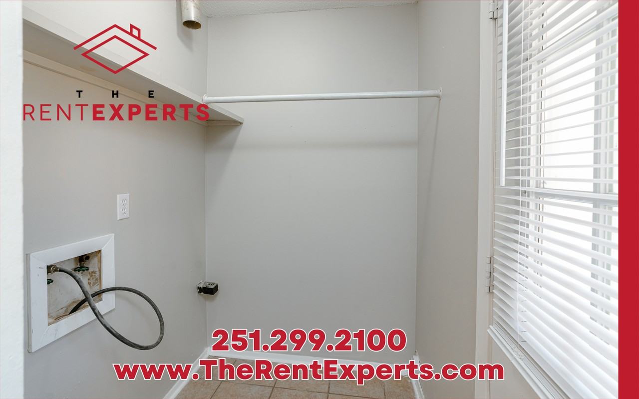 8886 Maple St - Photo 2 of 27