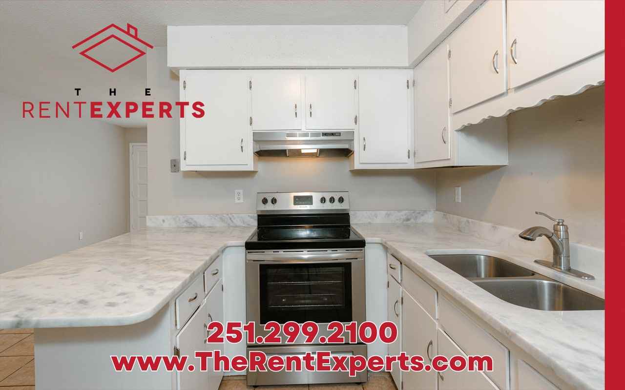 8886 Maple St - Photo 3 of 27