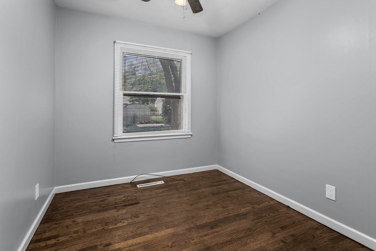 9104 Richards Dr - Photo 6 of 27