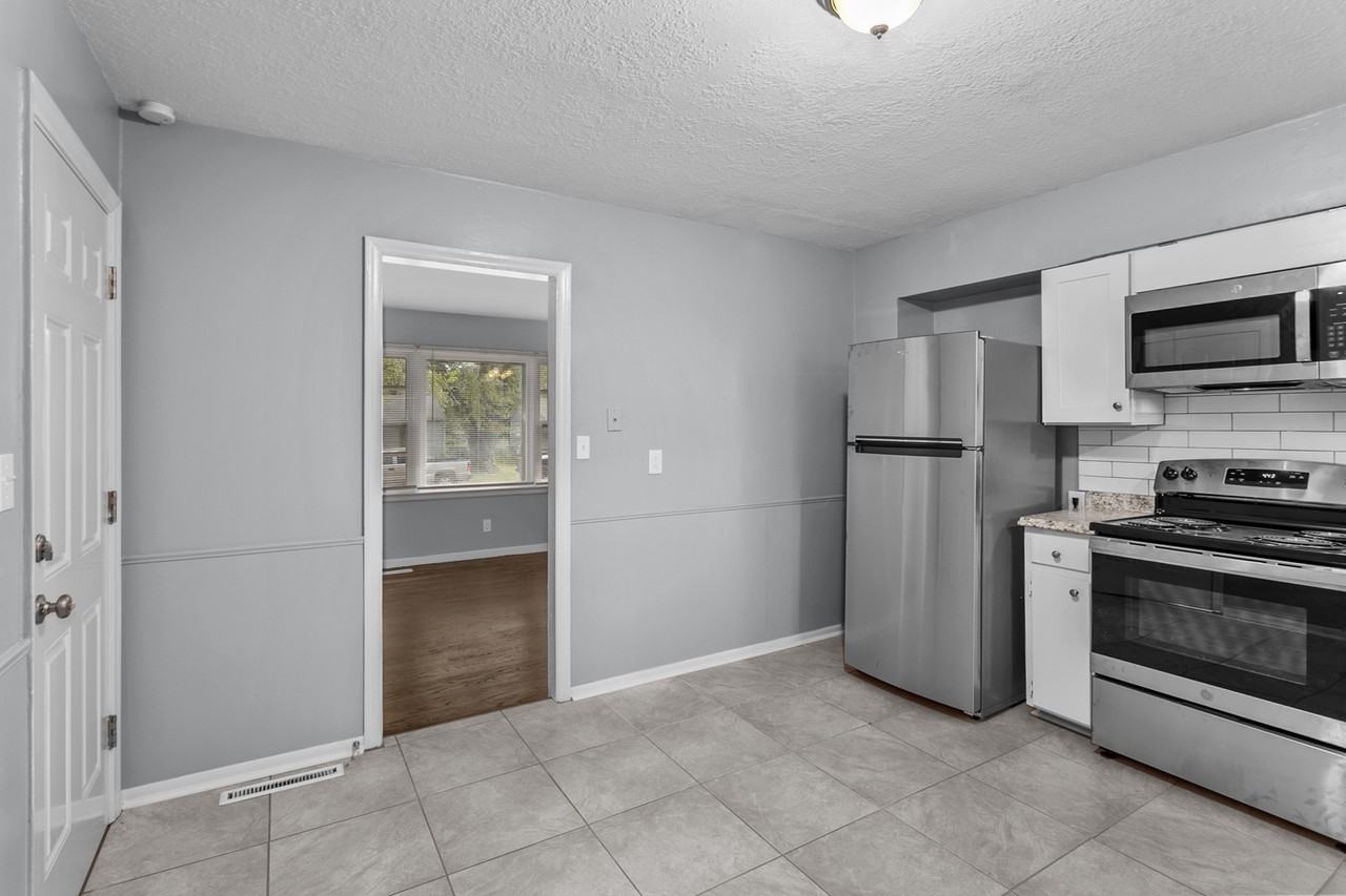 9104 Richards Dr - Photo 7 of 27