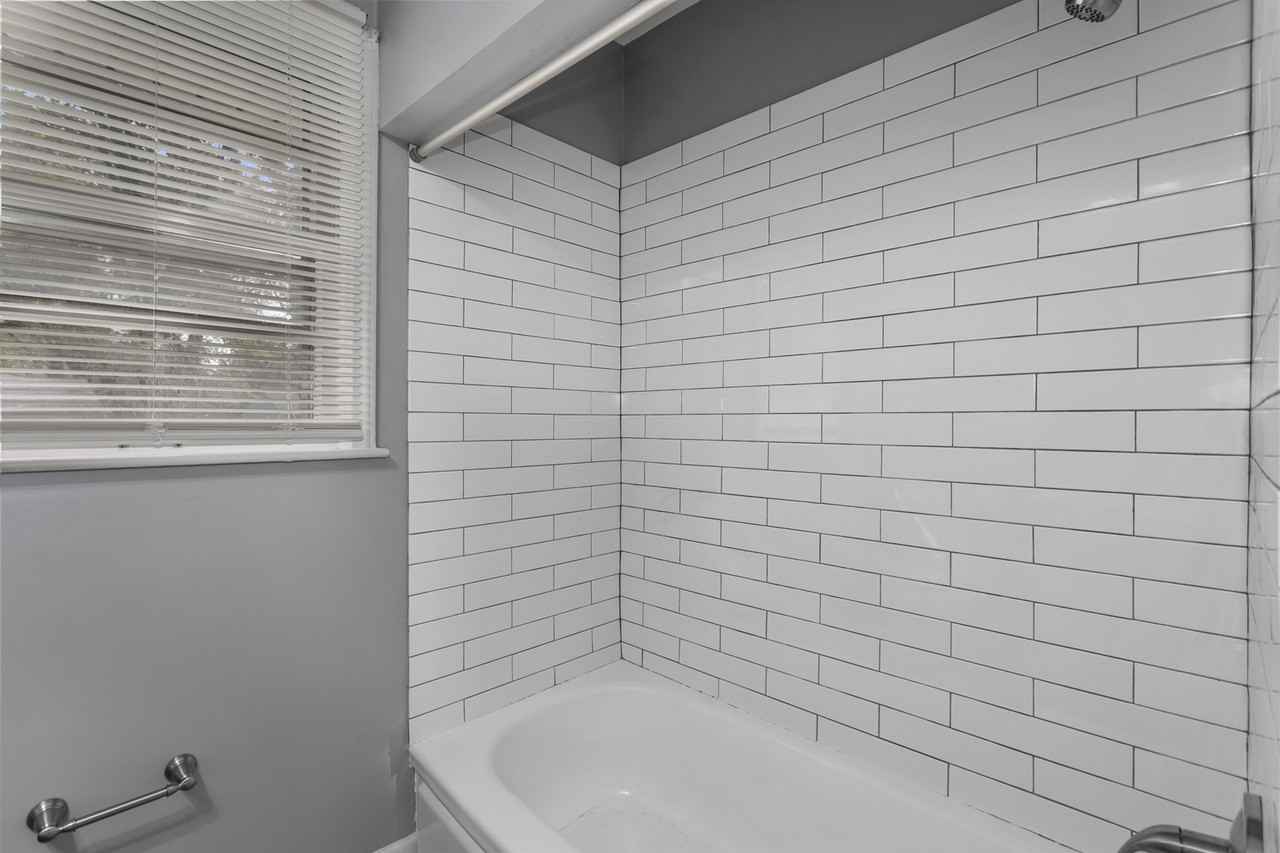 9104 Richards Dr - Photo 6 of 27