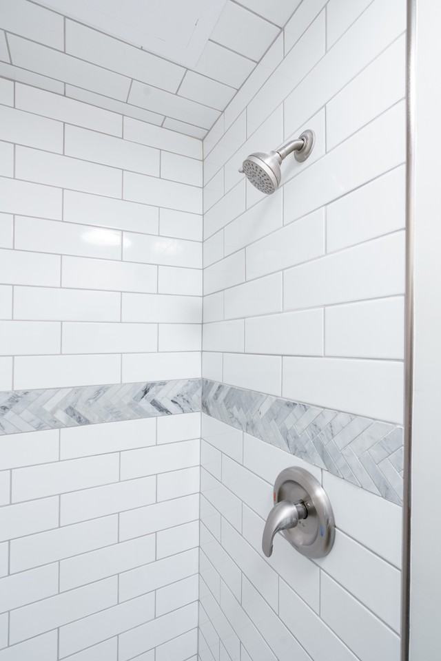 27 Railroad Ave 1st Fl - Photo 3 of 11