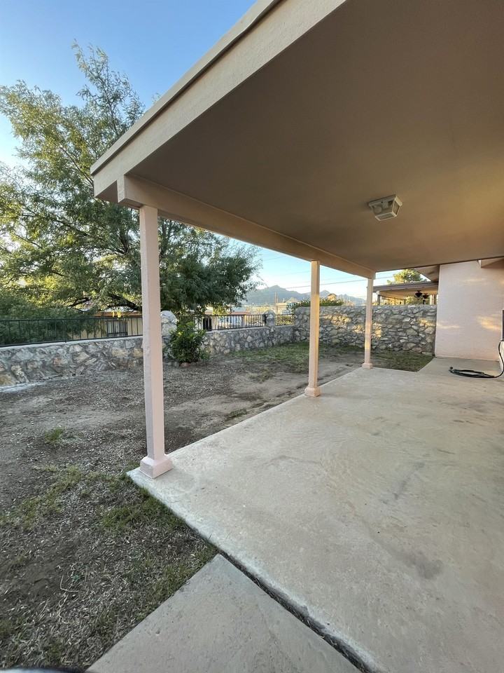 2217 King James Pl - Photo 7 of 14