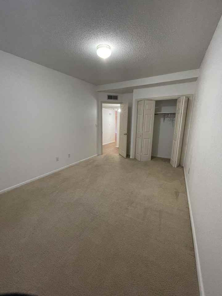 2217 King James Pl - Photo 6 of 14
