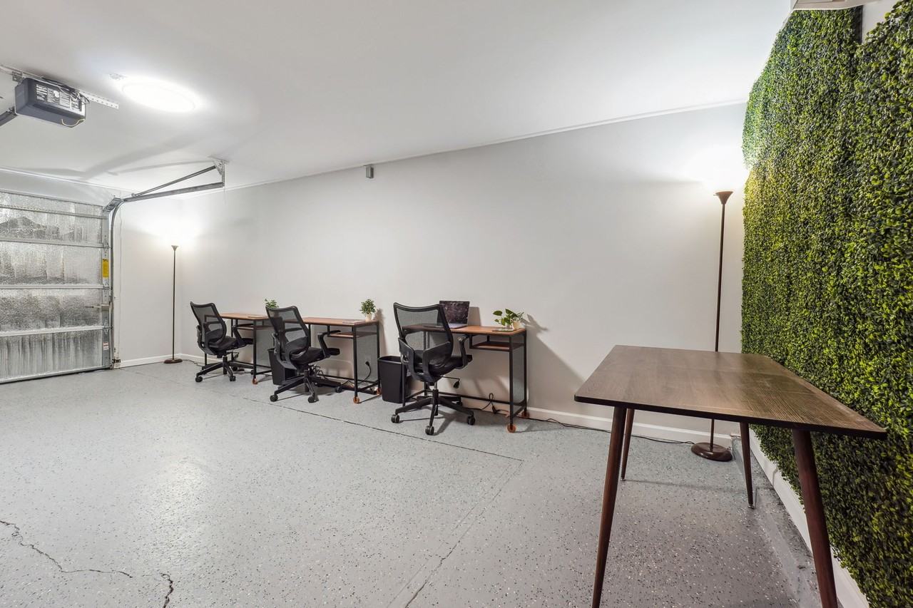 Private Bedroom For Professional (Bedroom #6 - Photo 2 of 12