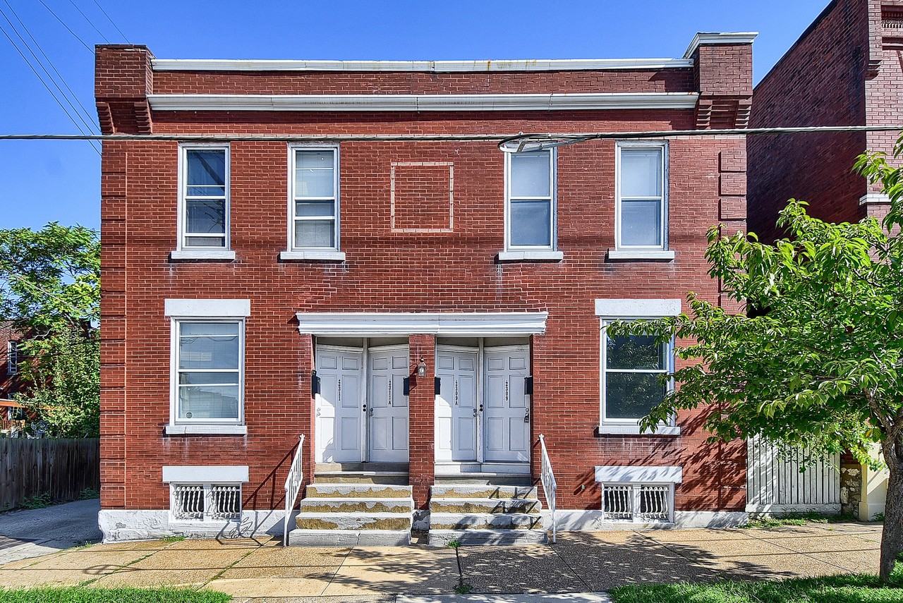 2311 Shenandoah Ave - Photo 3 of 13