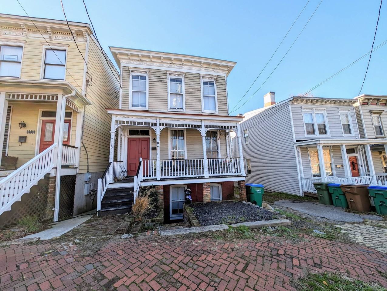 2115 E Marshall St - Photo 4 of 26