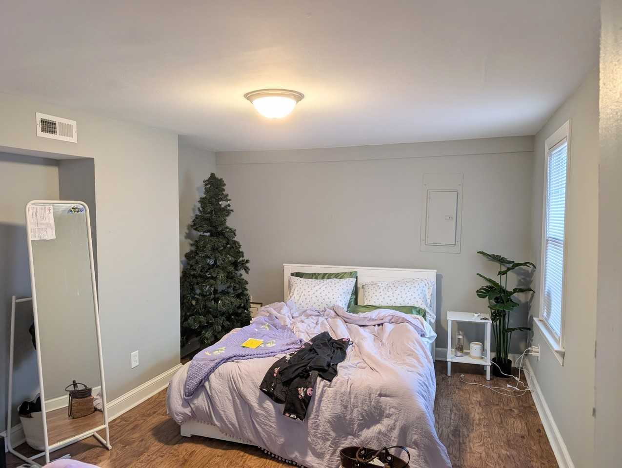 2115 E Marshall St - Photo 5 of 26