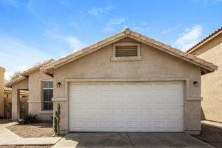 8667 W Palm Ln - Photo 1 of 1