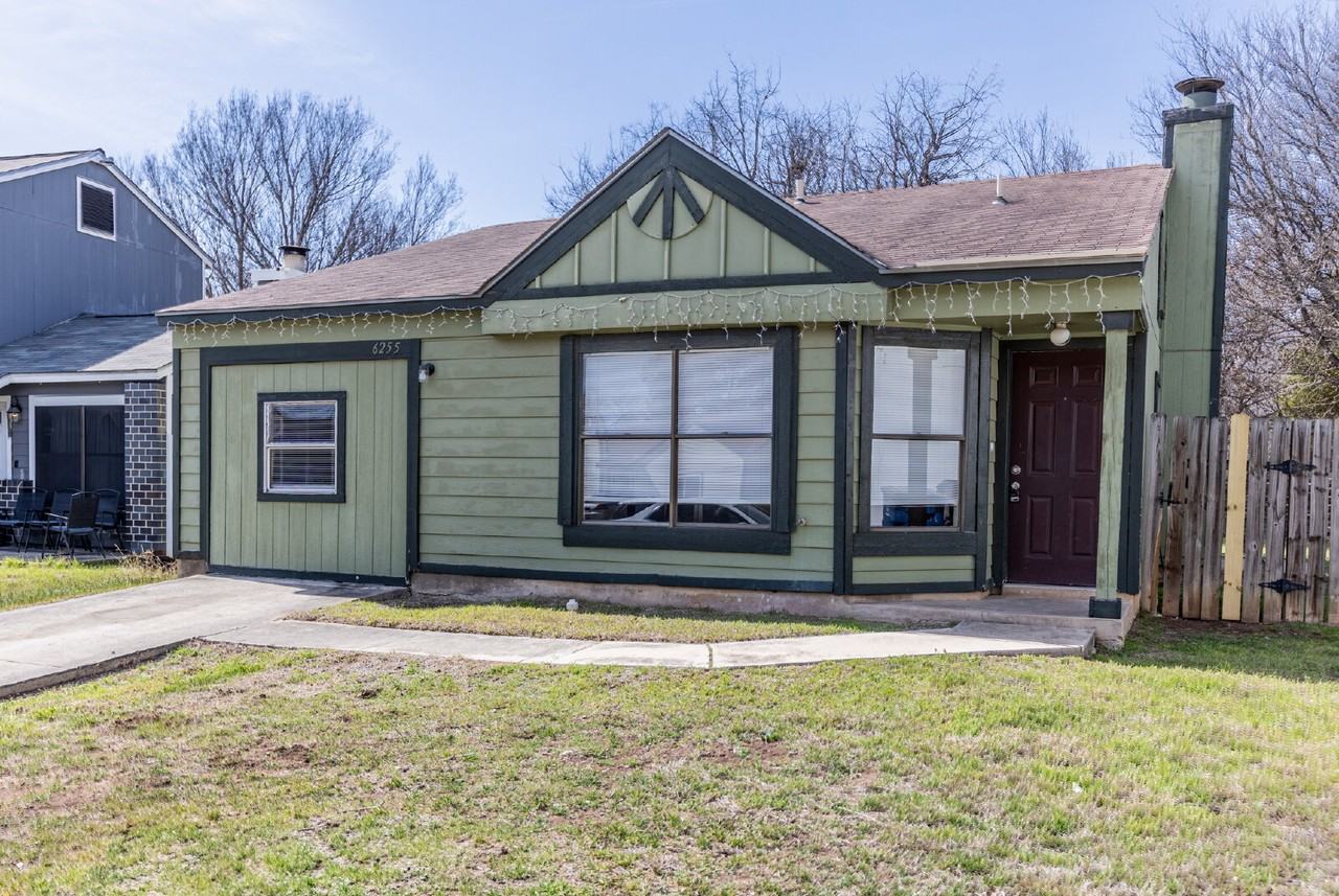 6255 Valley Knight - Photo 2 of 32