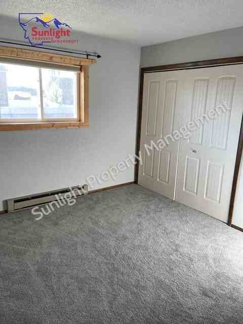 413 Stillwater Dr - Photo 7 of 19
