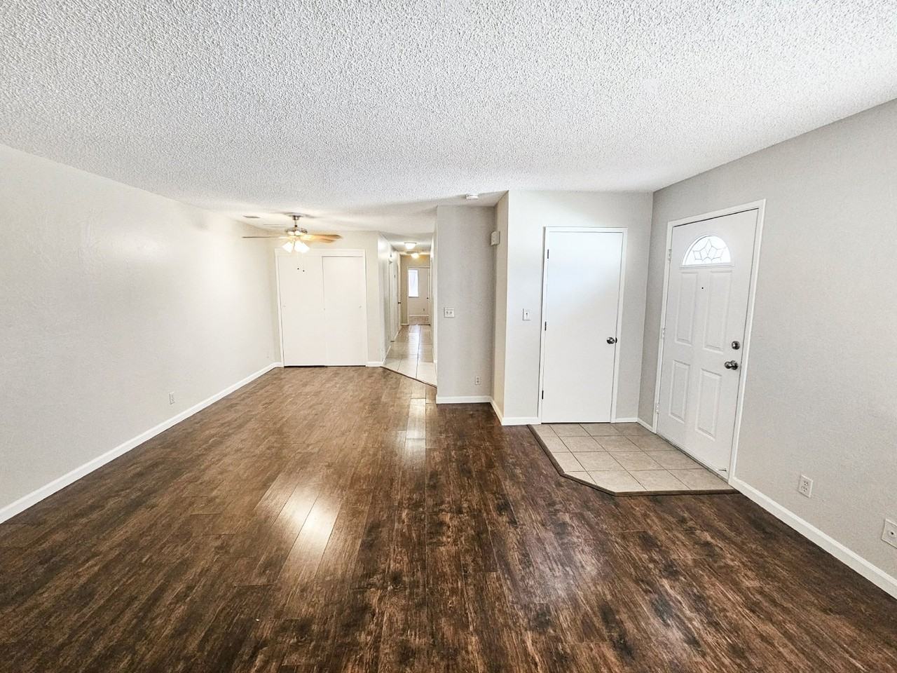 305 S Richmond Rd - Photo 2 of 18