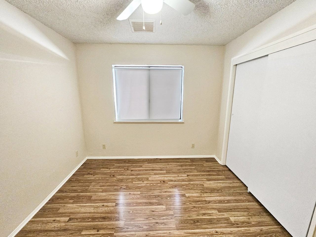 305 S Richmond Rd - Photo 4 of 18