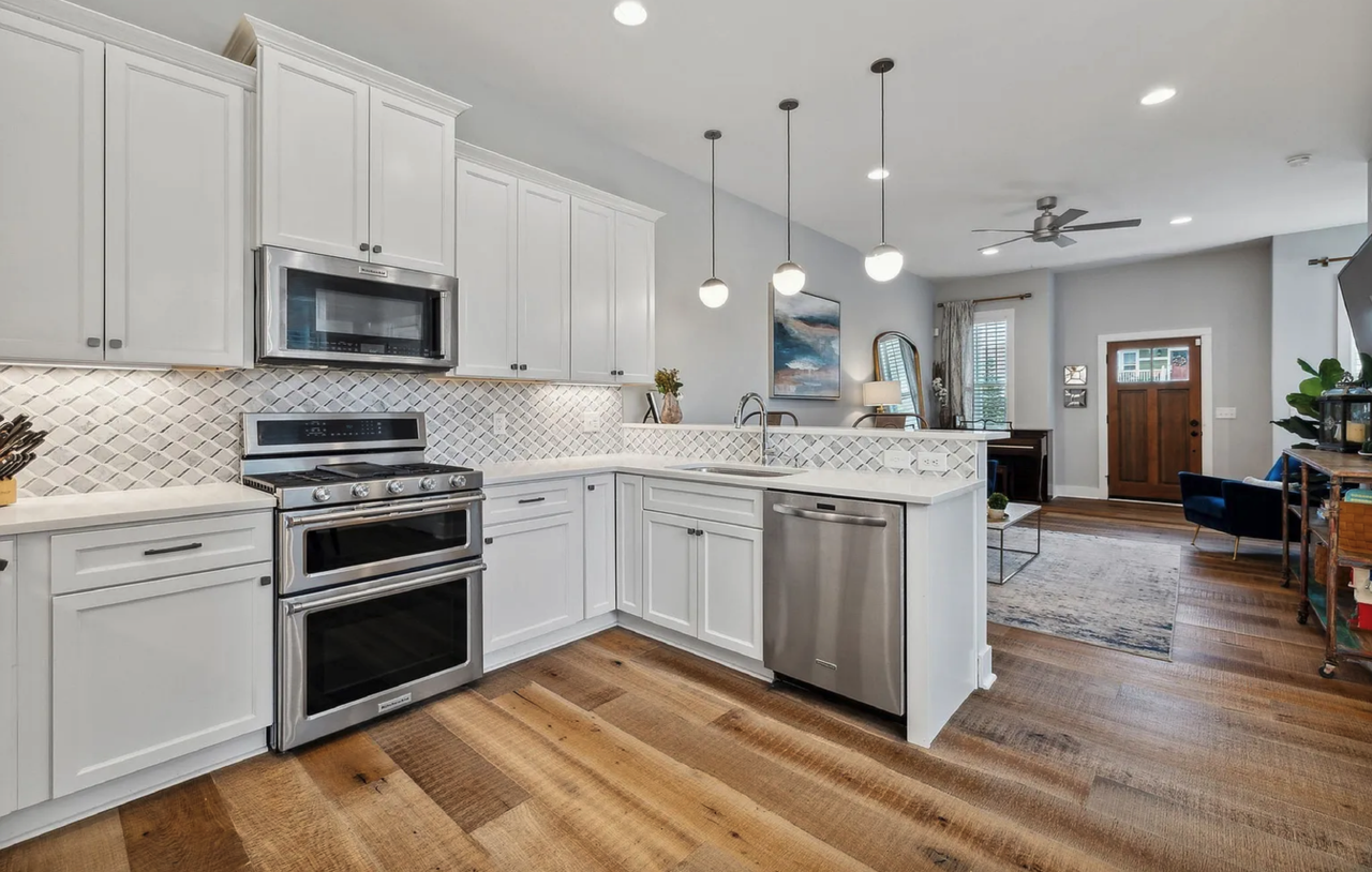 2154A Byrum Ave - Photo 7 of 27