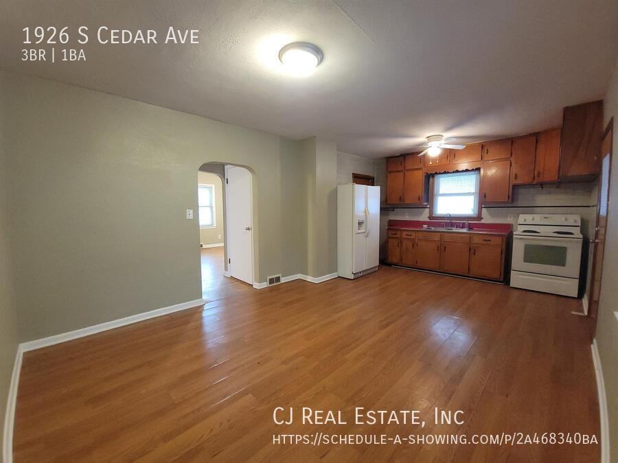 1926 S Cedar Ave - Photo 2 of 12