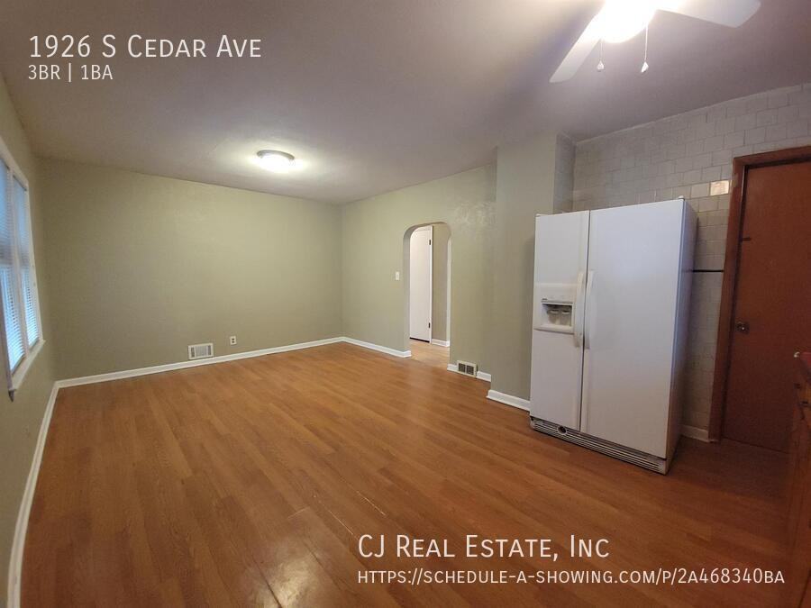 1926 S Cedar Ave - Photo 5 of 12