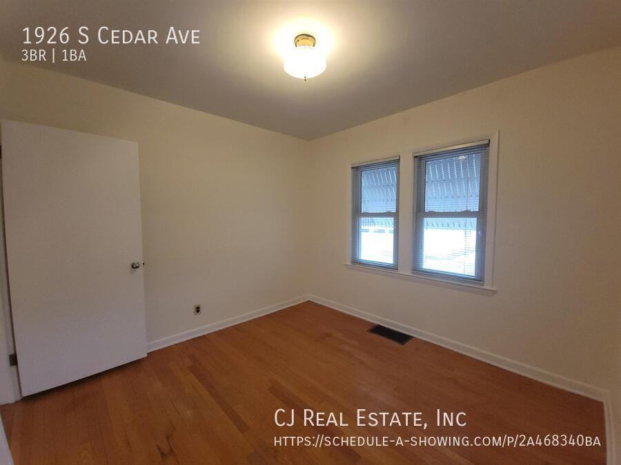1926 S Cedar Ave - Photo 6 of 12