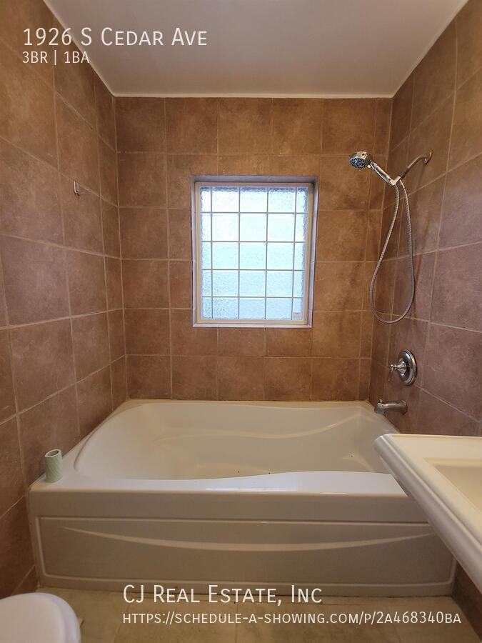 1926 S Cedar Ave - Photo 7 of 12