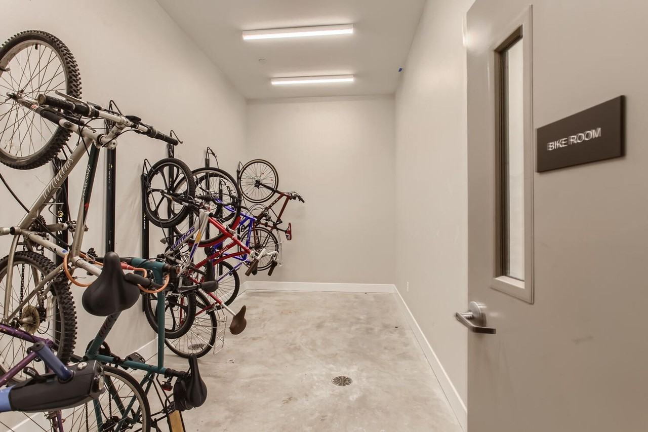 Rose City Flats: New Apartments near the Iconic Hollywood District - Photo 4 of 34