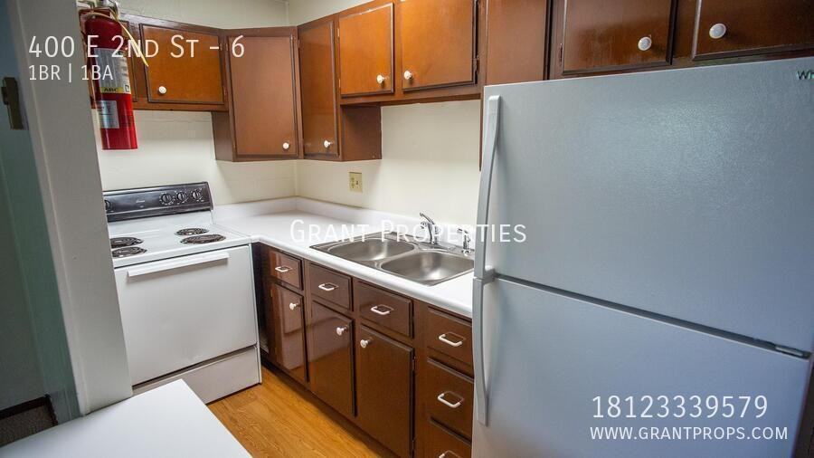 400 E 2nd St #6 - Photo 6 of 15