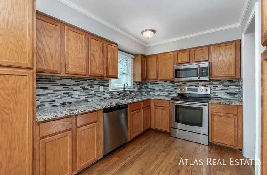 10801 W 95th Ter - Photo 2 of 15