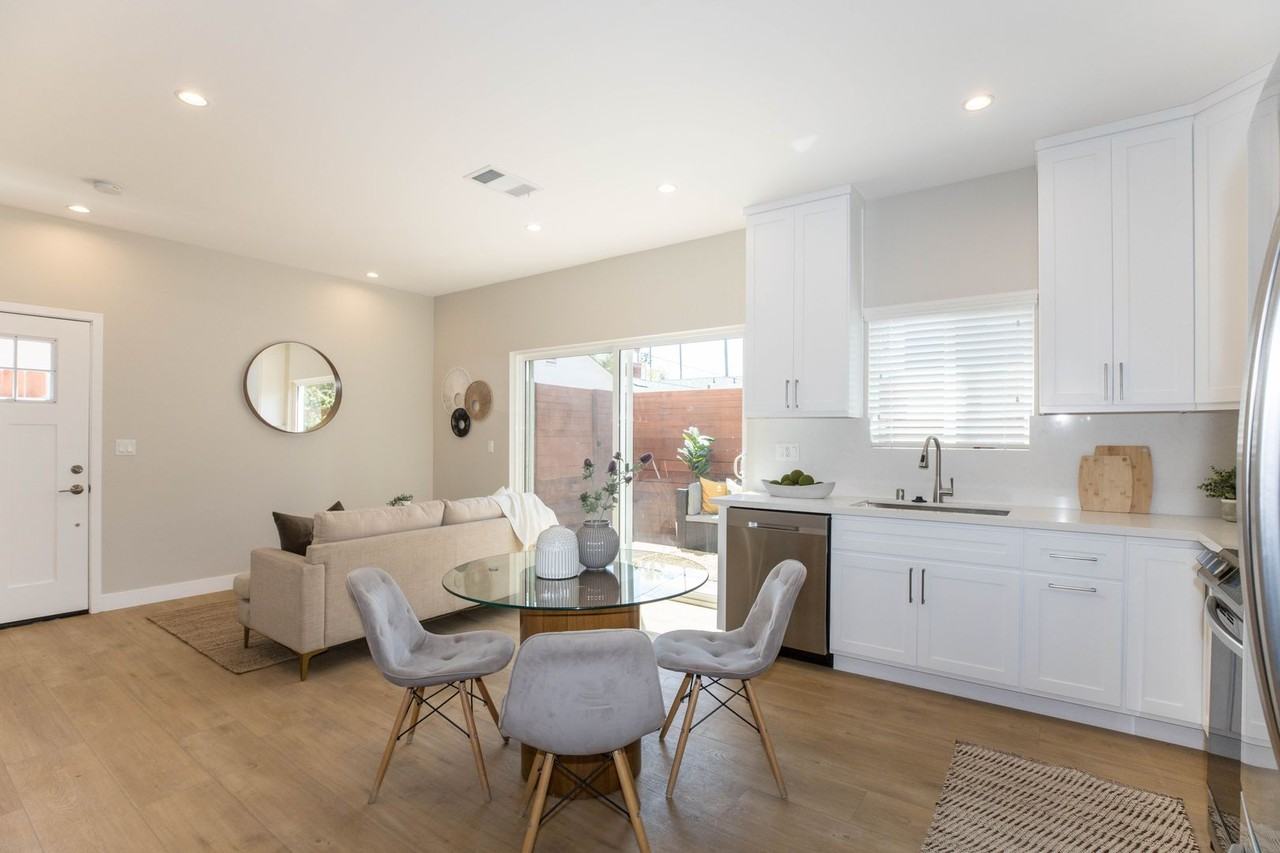 1018 S Bundy Dr - Photo 2 of 28