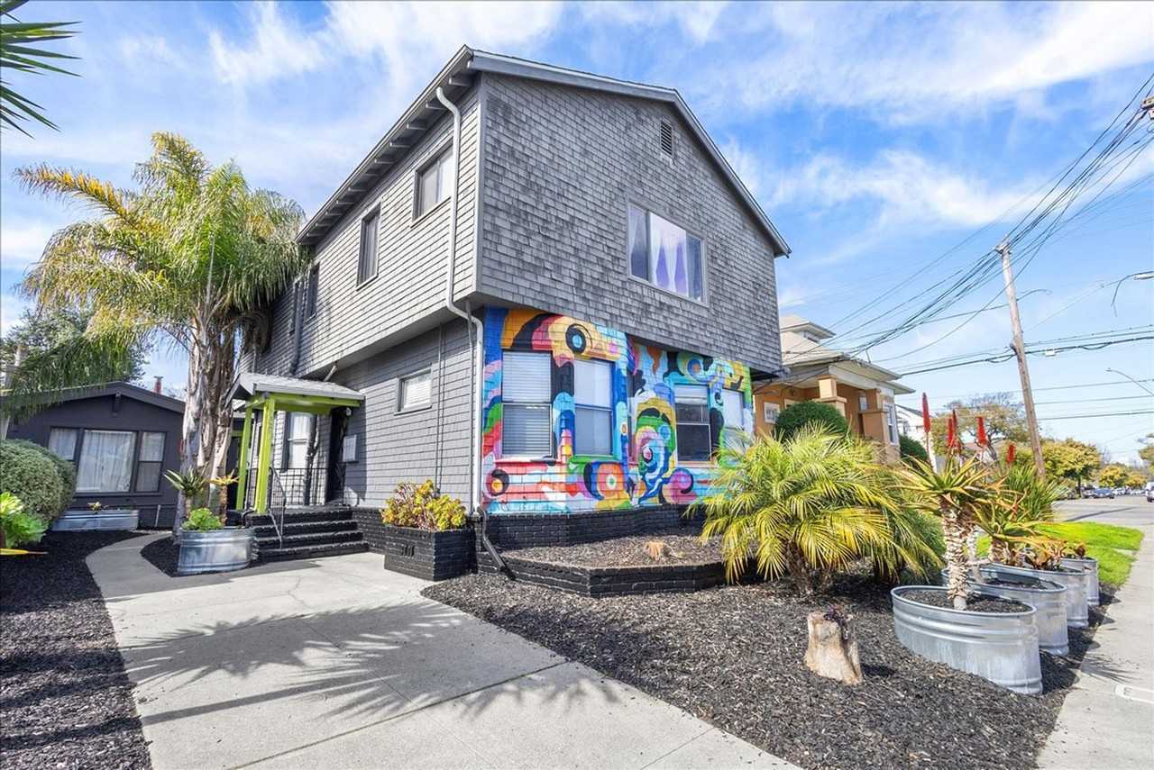 Saint Charles St 1551 - Photo 2 of 5