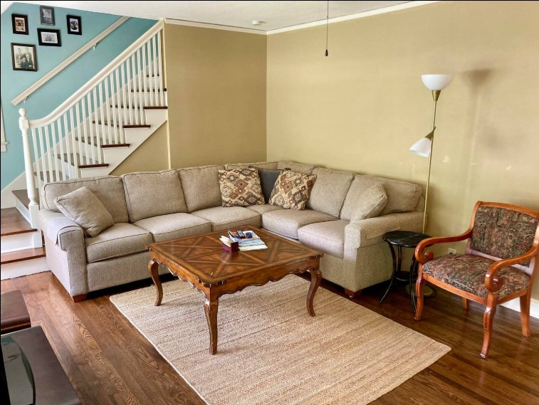 6149 Oak St - Photo 3 of 18