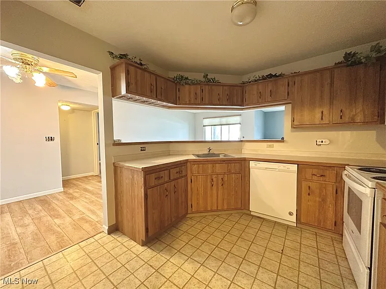 1150 Tollis Pkwy #315 - Photo 4 of 20