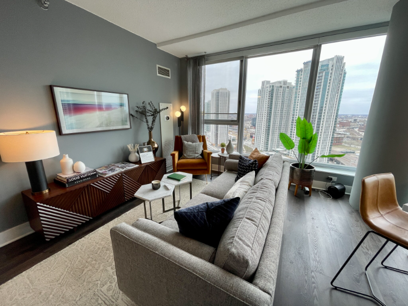 301 N Clinton St - Photo 6 of 16