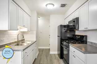 Royal Arms Apartments! Special Offer! - Photo 1 of 1