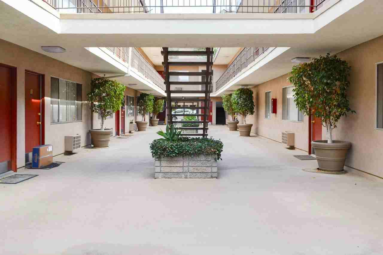 Palm Royal Apartments - Photo 5 of 7