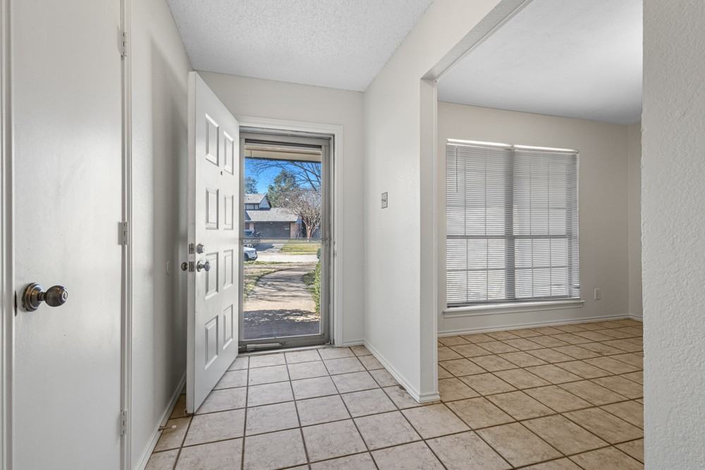 5218 Prairie Creek Dr #NA - Photo 3 of 16