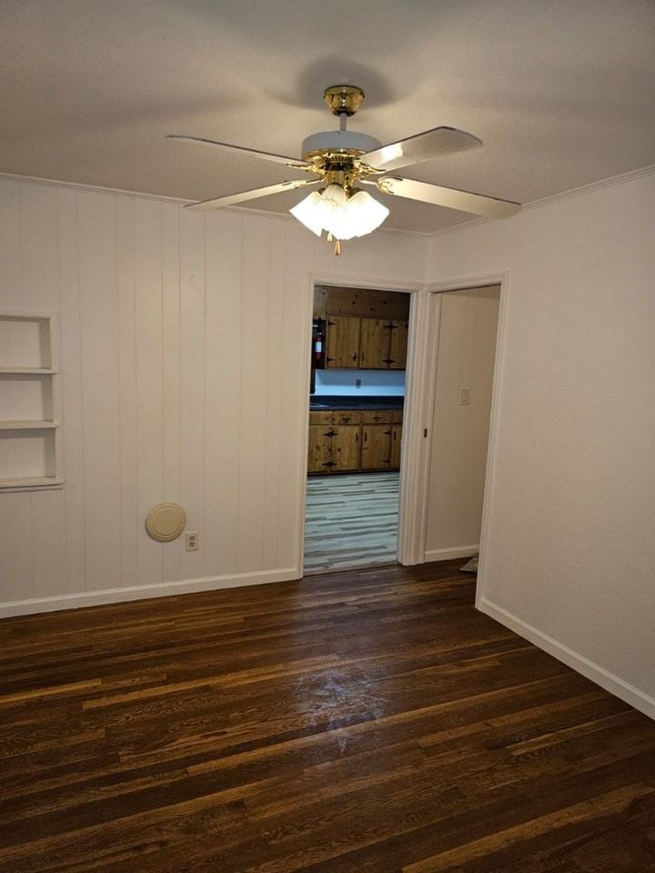 389 Collins Road, Unit Home Unit - Photo 3 of 11