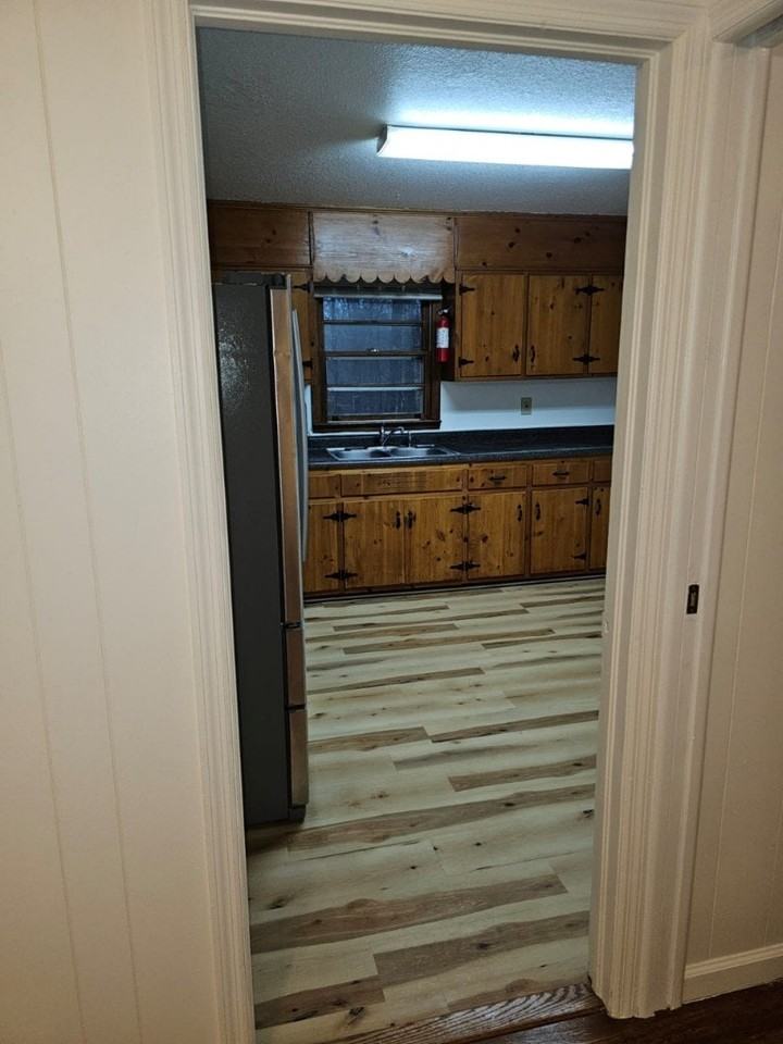 389 Collins Road, Unit Home Unit - Photo 6 of 11