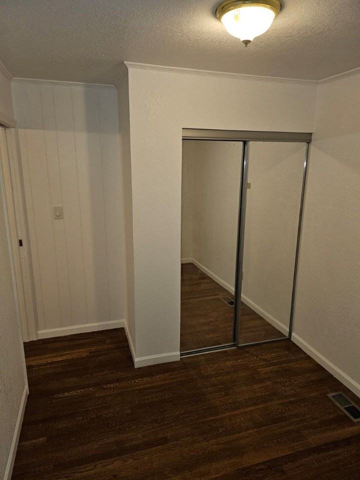 389 Collins Road, Unit Home Unit - Photo 7 of 11