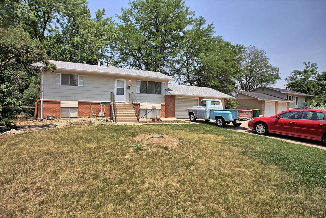 2110 Applewood Rd - Photo 2 of 18