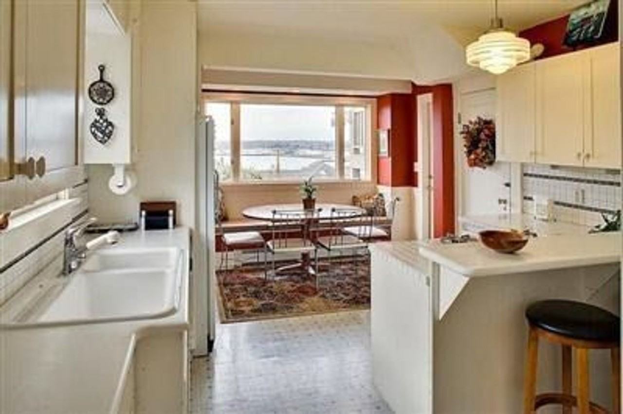 517 N Forest St - Photo 4 of 17