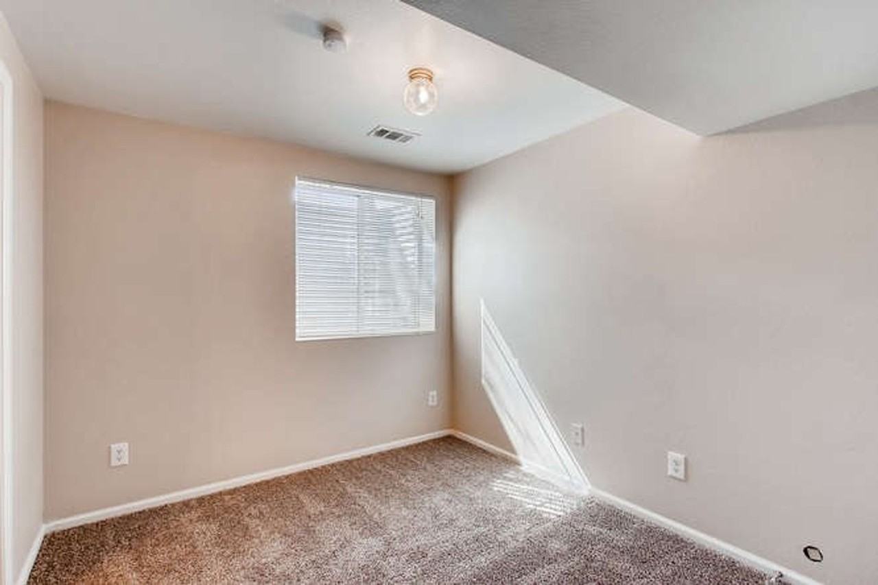 319 Mathews St - Photo 3 of 25