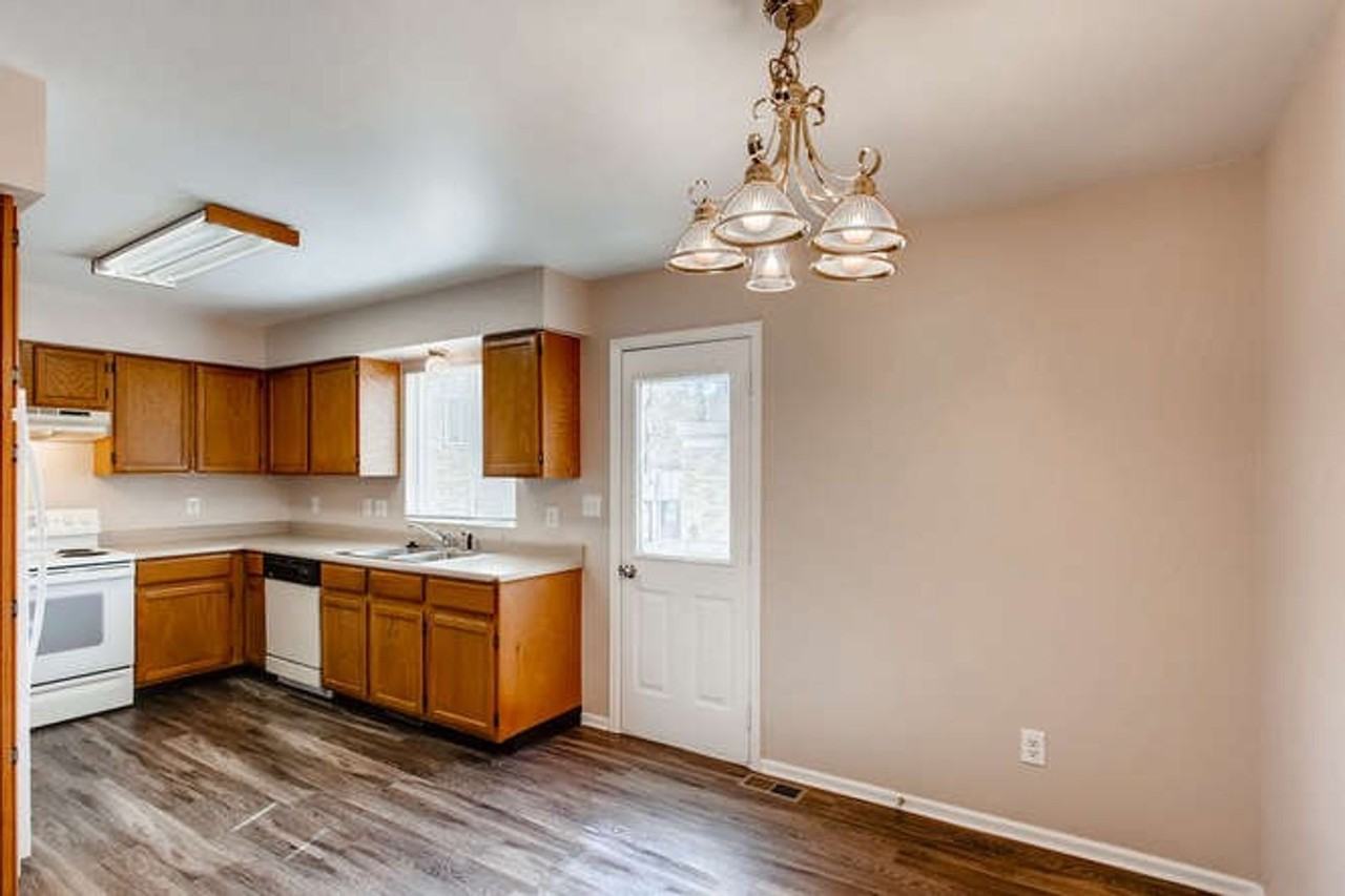 319 Mathews St - Photo 2 of 25