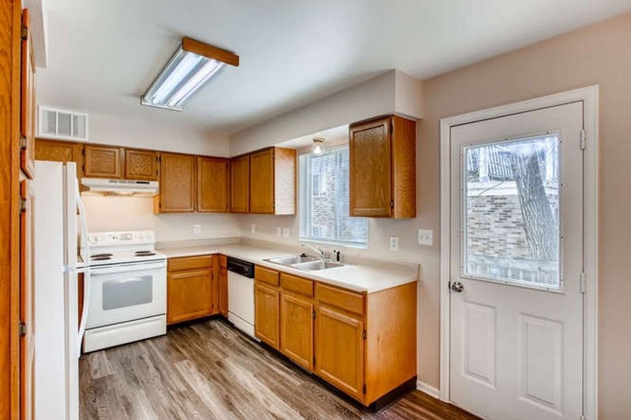 319 Mathews St - Photo 6 of 25